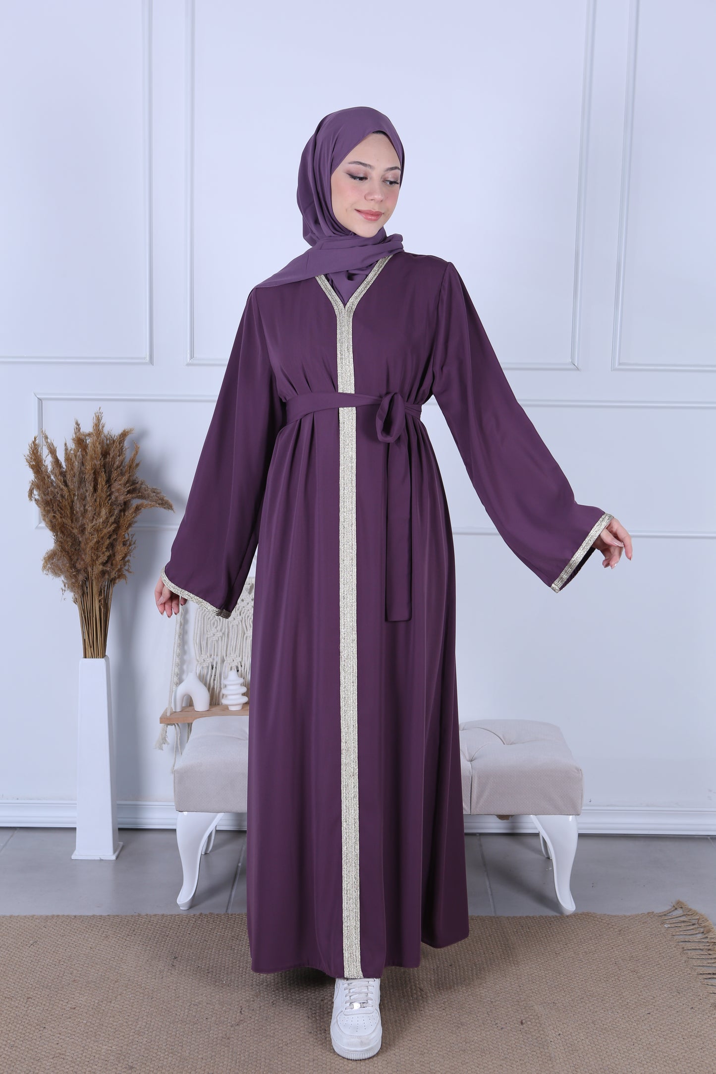 Abaya lisérée doré