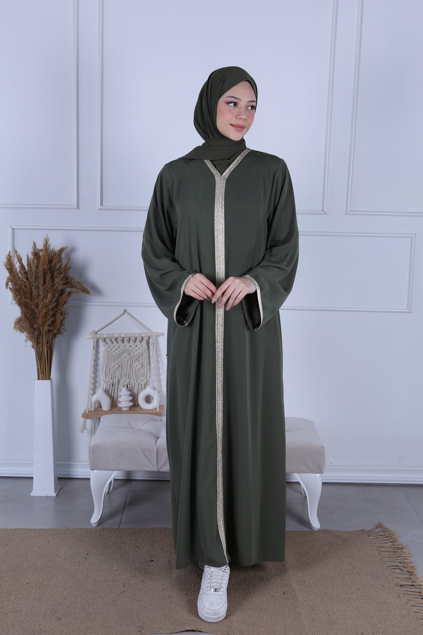Abaya lisérée doré