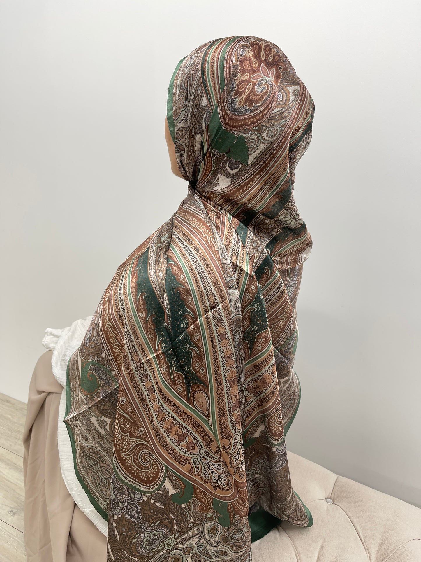Hijab à motifs satiné