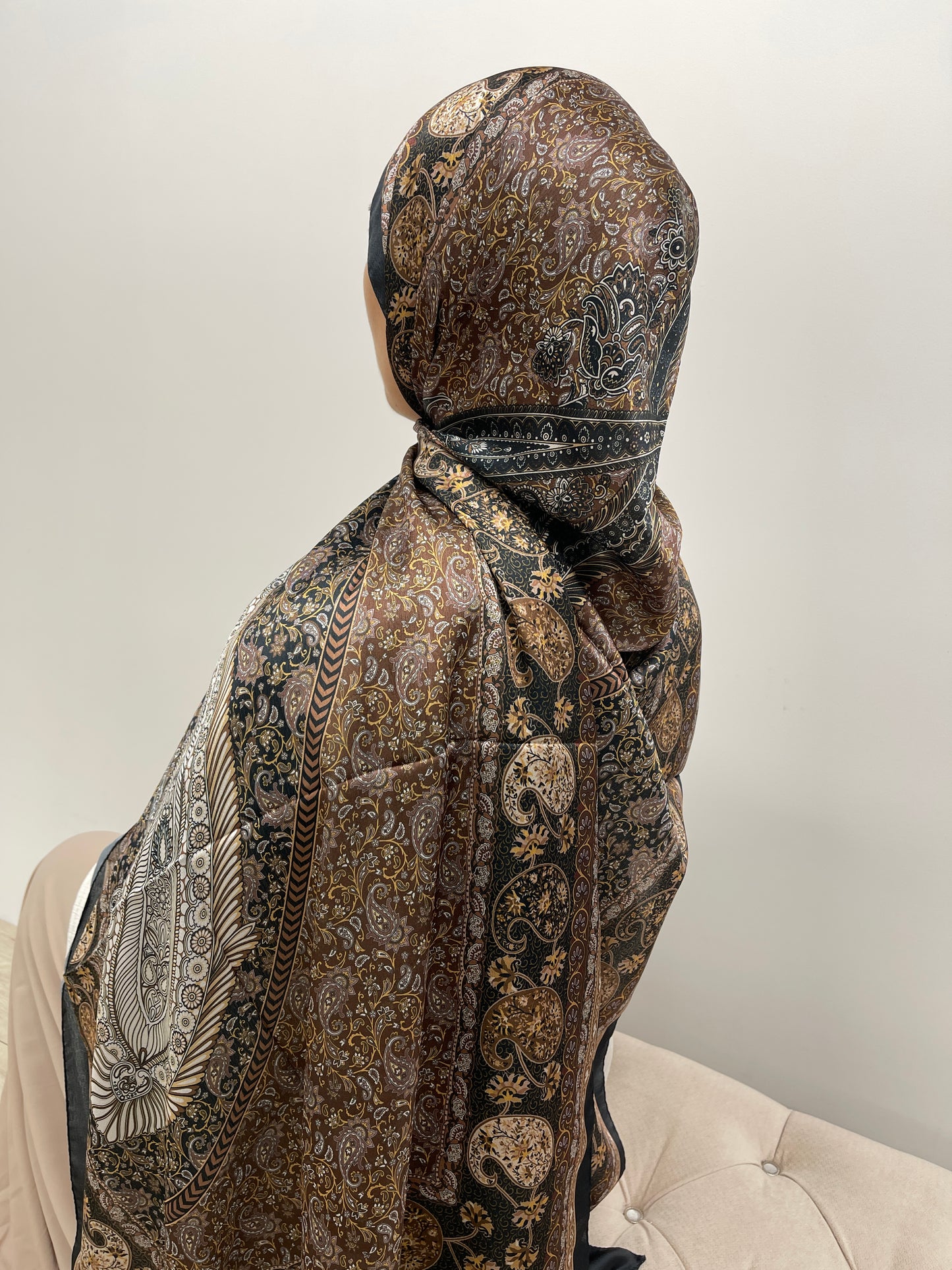 Hijab à motifs satiné