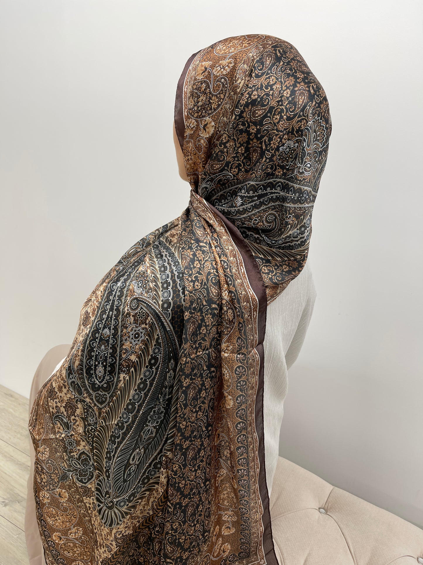 Hijab à motifs satiné