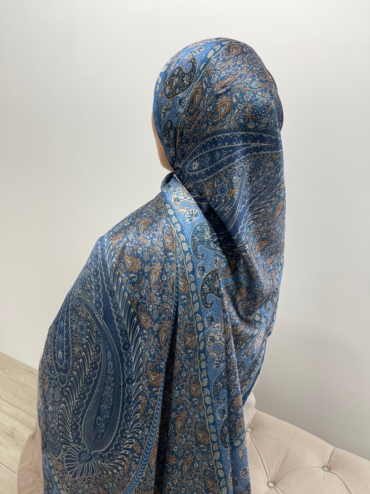 Hijab à motifs satiné