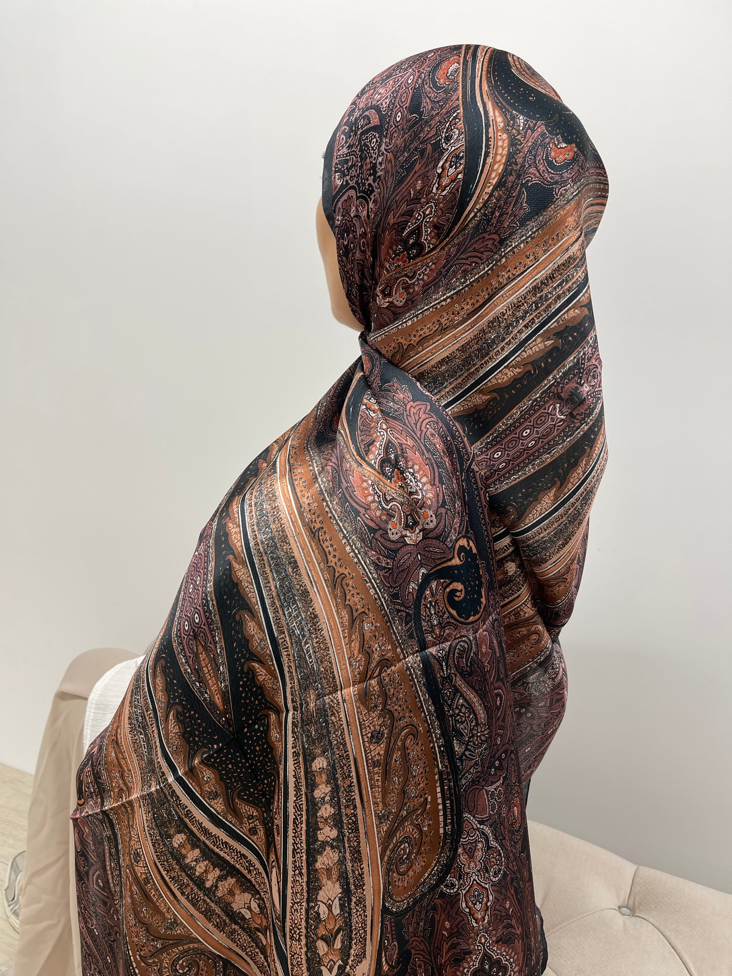 Hijab à motifs satiné