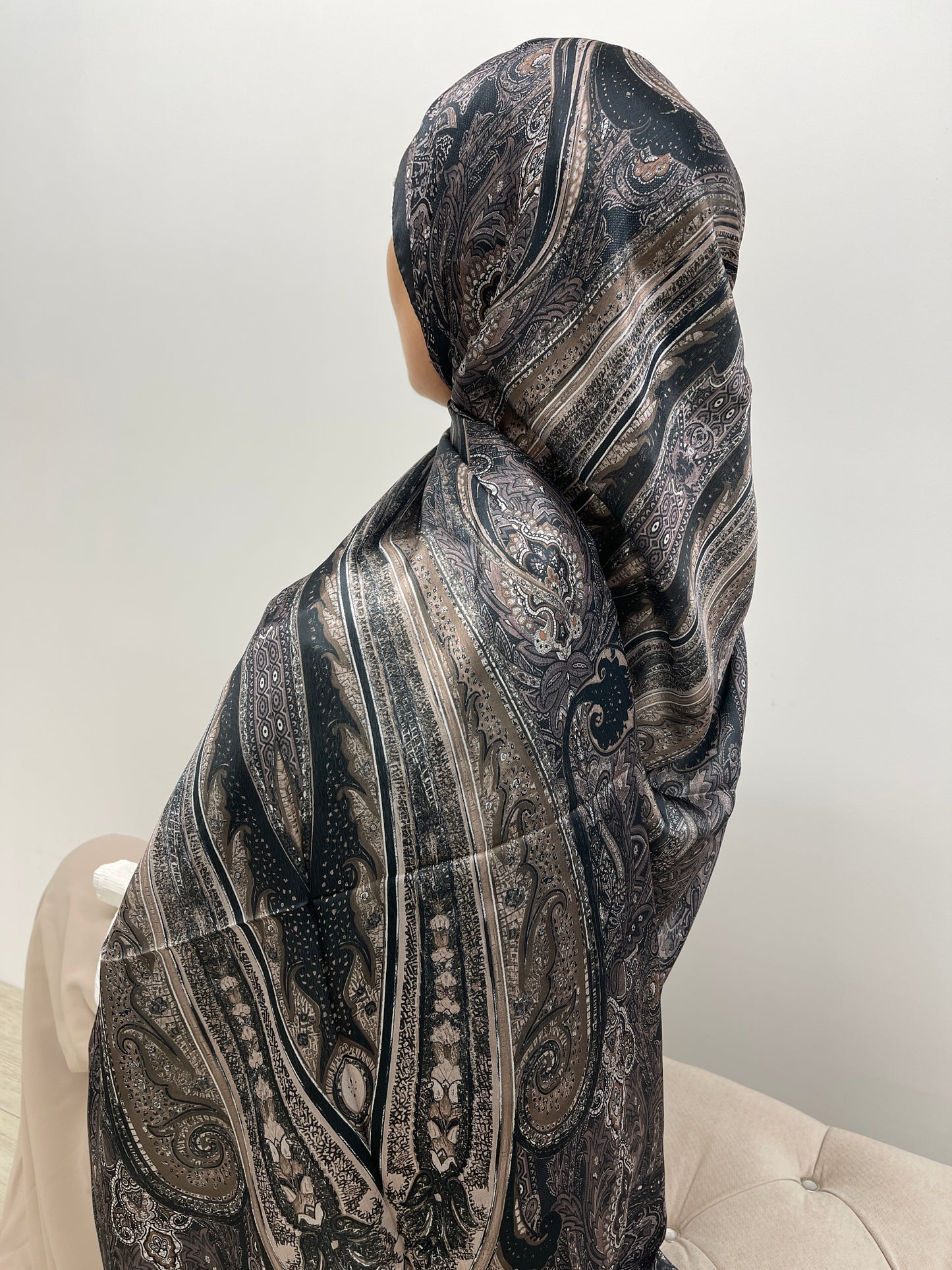 Hijab à motifs satiné