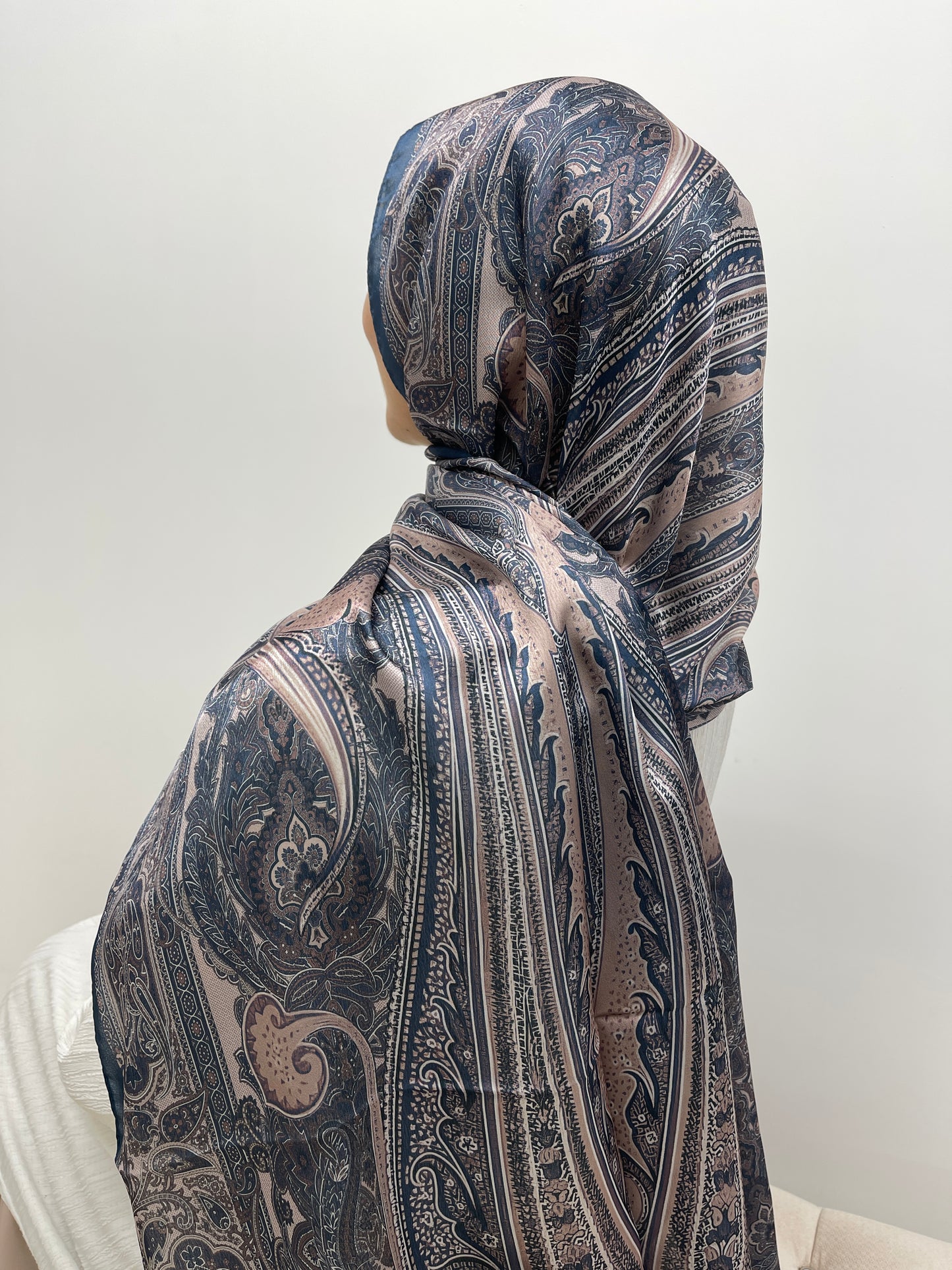 Hijab à motifs satiné