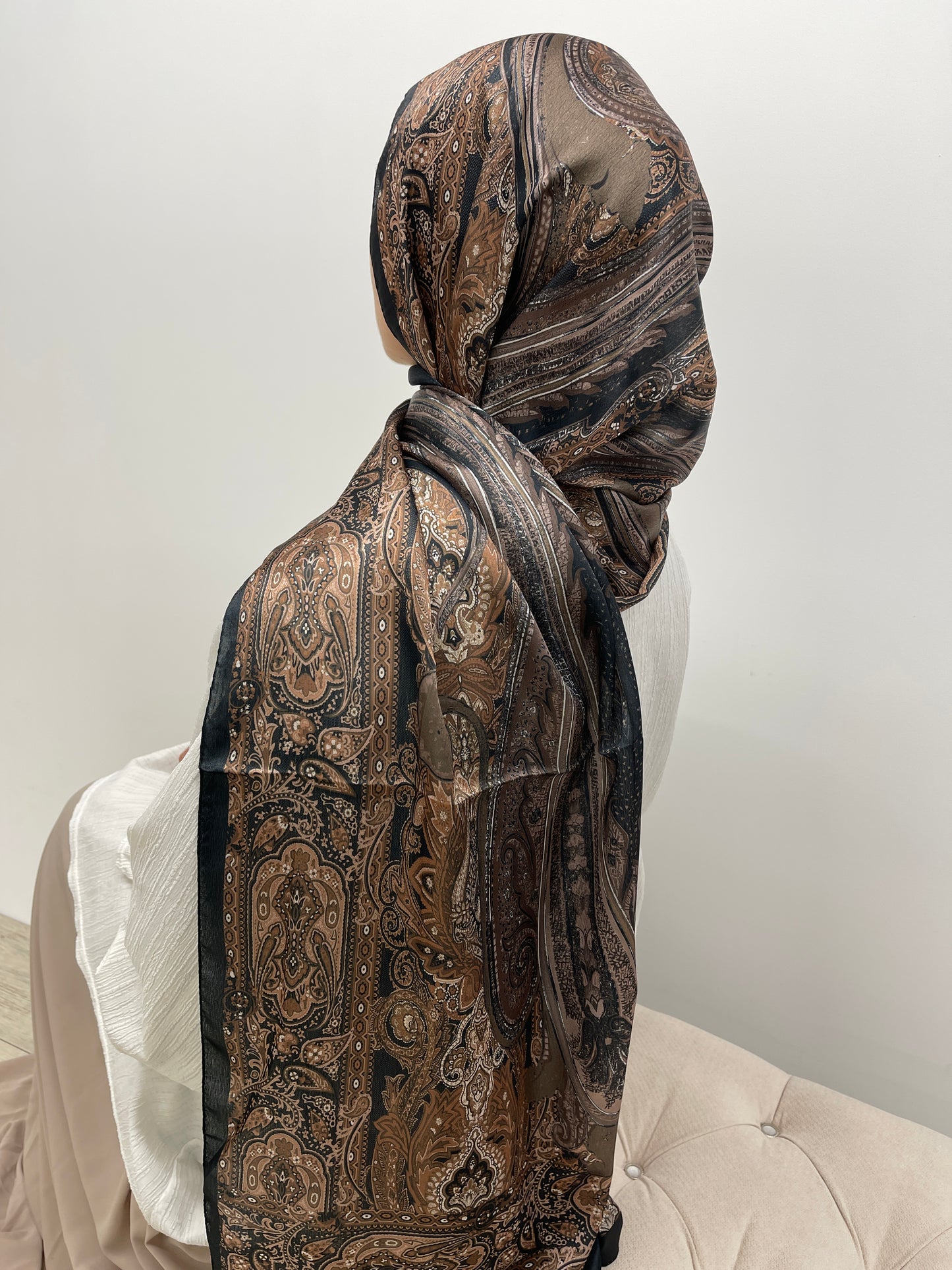 Hijab à motifs satiné