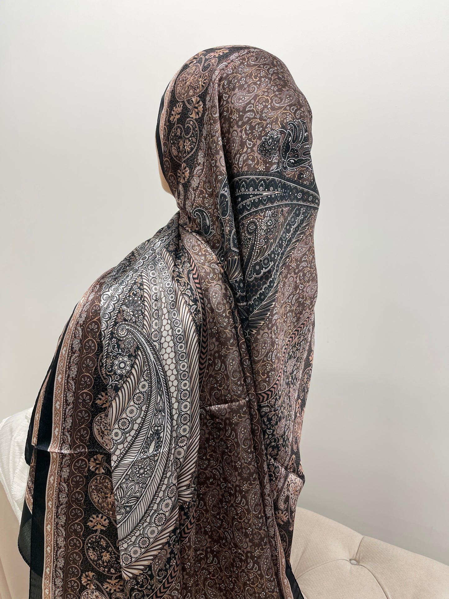 Hijab à motifs satiné