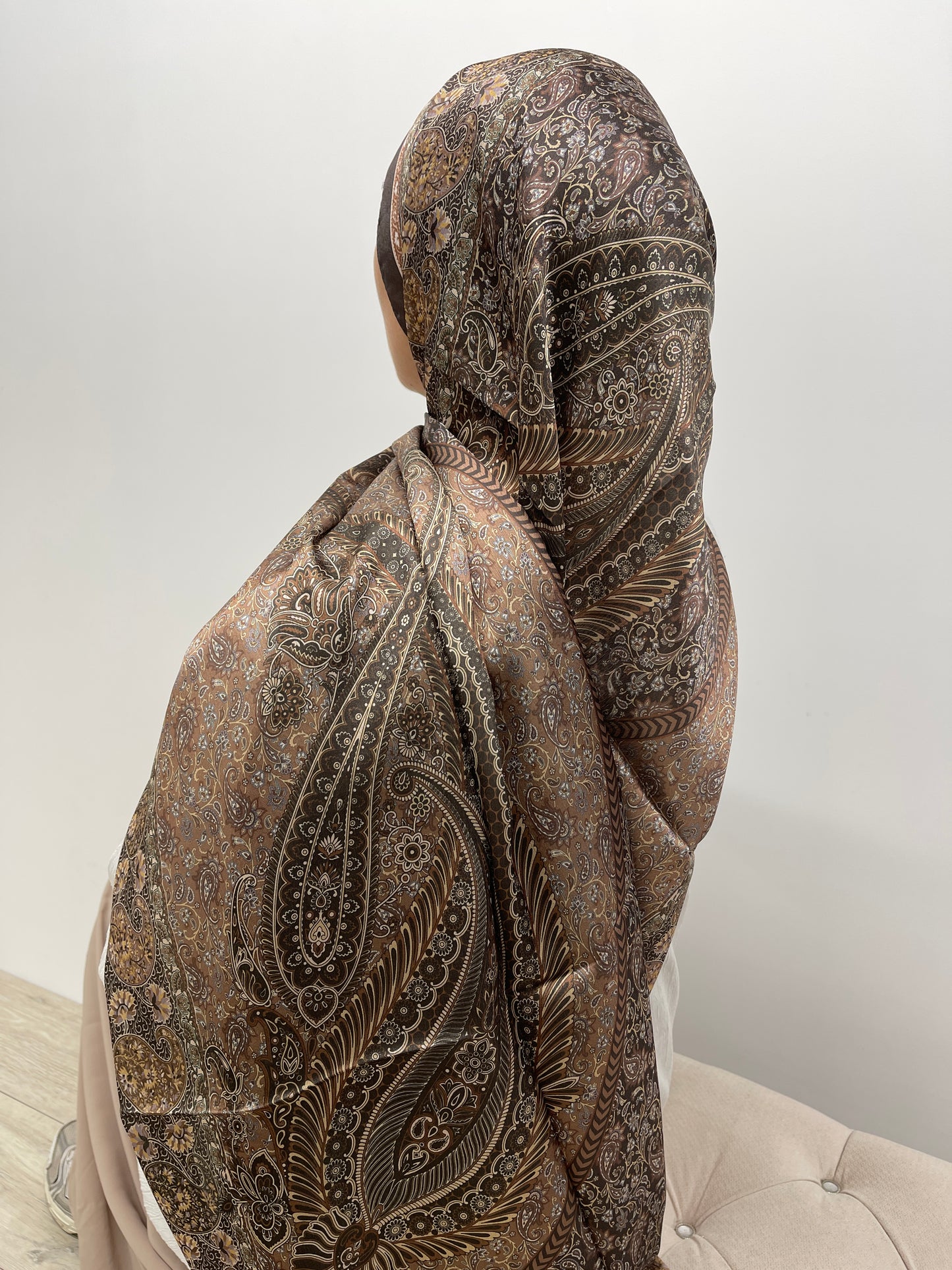 Hijab à motifs satiné
