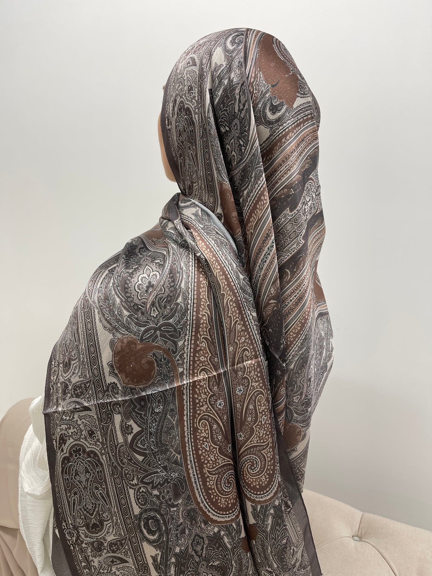 Hijab à motifs satiné