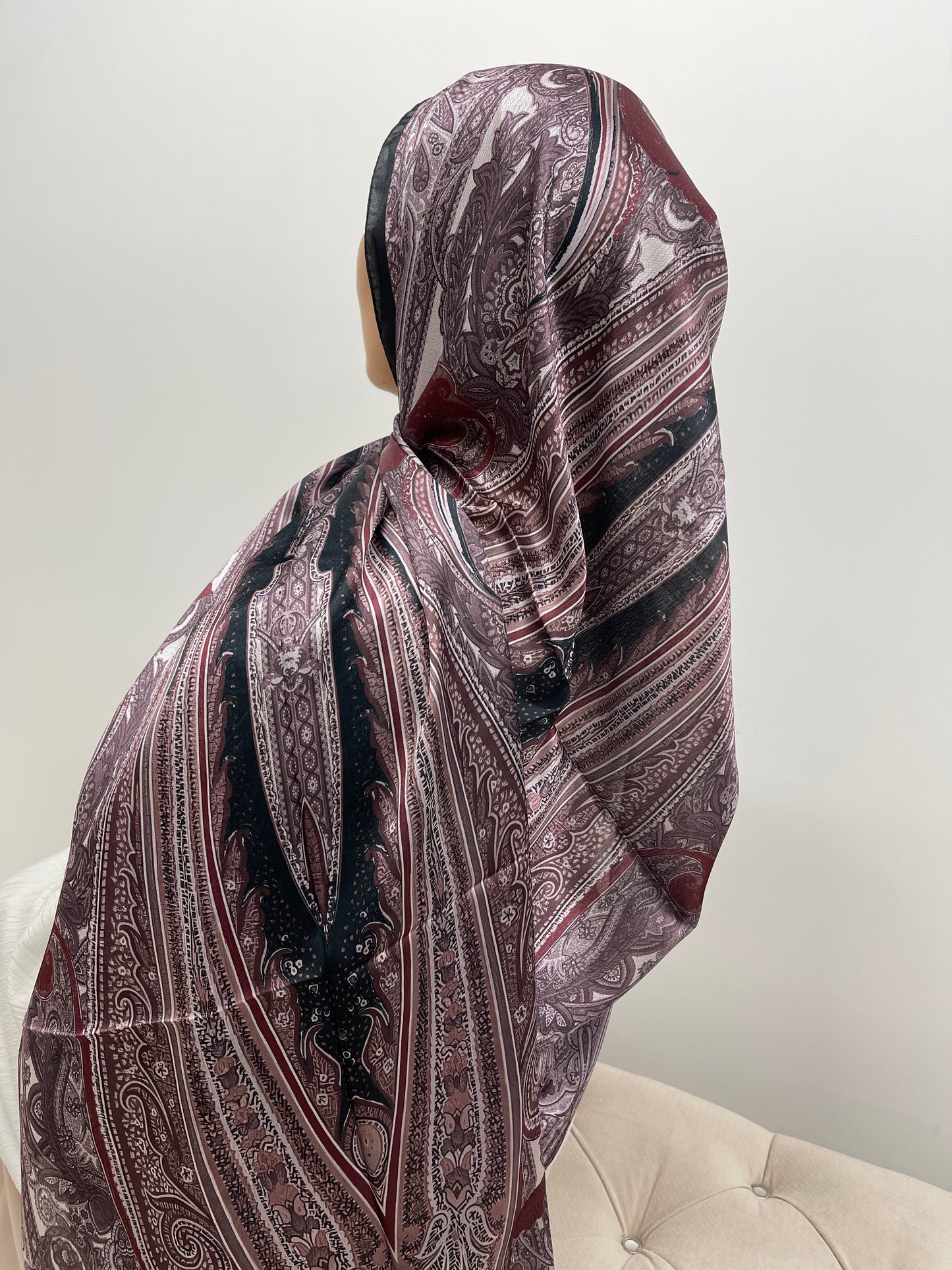 Hijab à motifs satiné