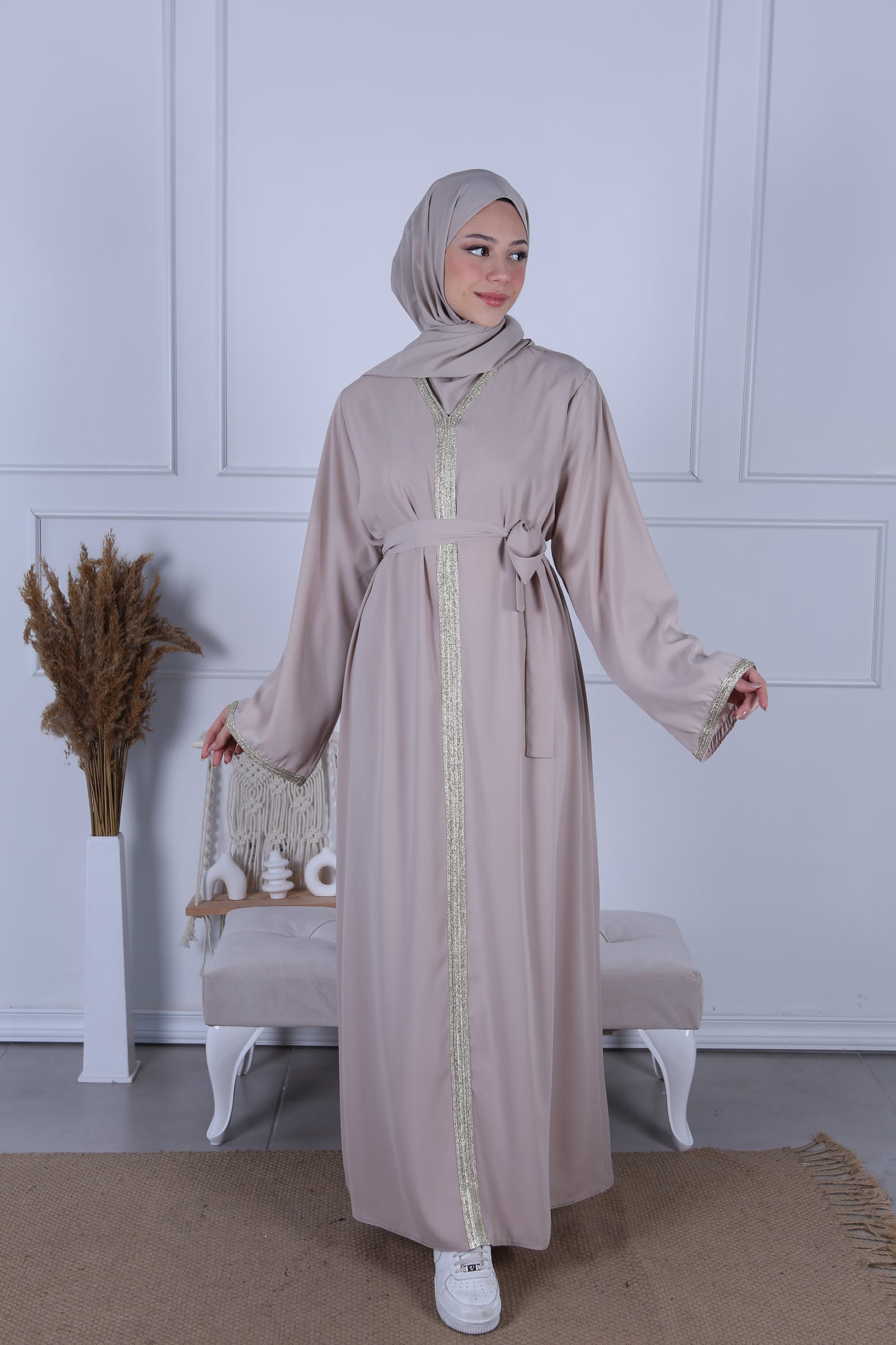 Abaya lisérée doré